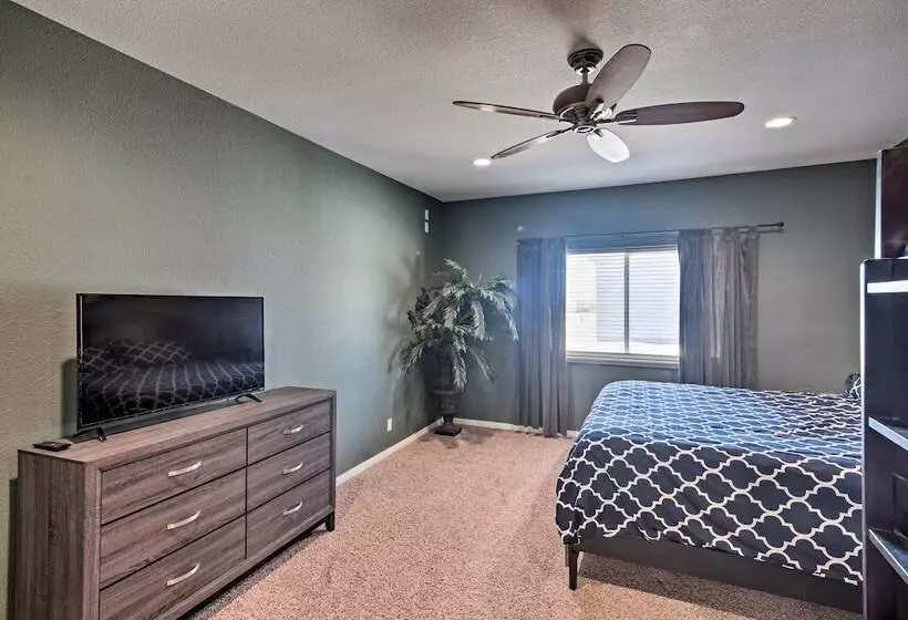 Sun Soaked Colorado River Haven   Walk To Beaches!