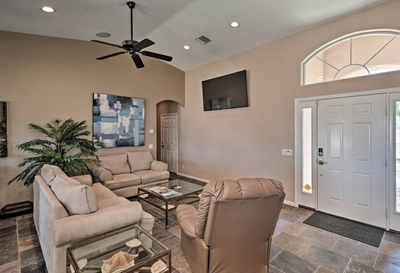 Sun Soaked Colorado River Haven   Walk To Beaches!