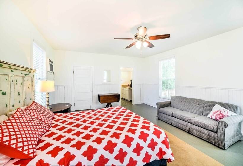 Waterfront Perdido Beach House W/ Canoes & Kayaks!