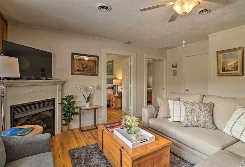 Candler Cabin W/ Deck & Mount Pisgah Views!