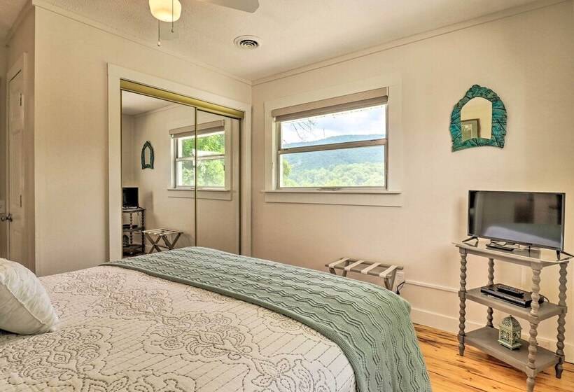 Candler Cabin W/ Deck & Mount Pisgah Views!