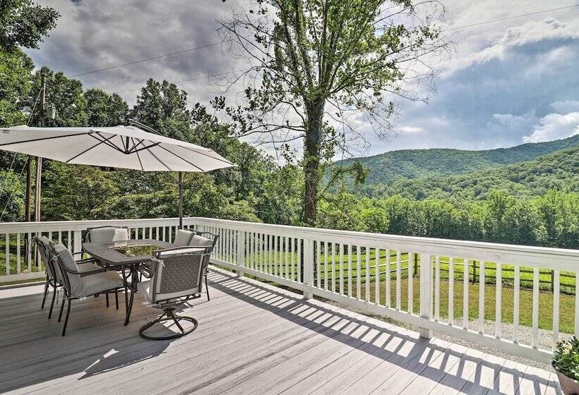 Candler Cabin W/ Deck & Mount Pisgah Views!
