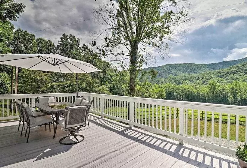 Candler Cabin W/ Deck & Mount Pisgah Views!