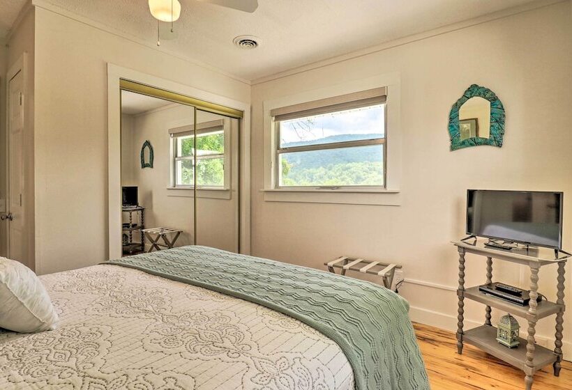 Candler Cabin W/ Deck & Mount Pisgah Views!