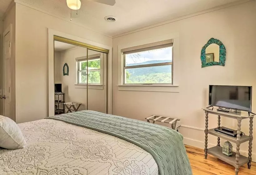 Candler Cabin W/ Deck & Mount Pisgah Views!