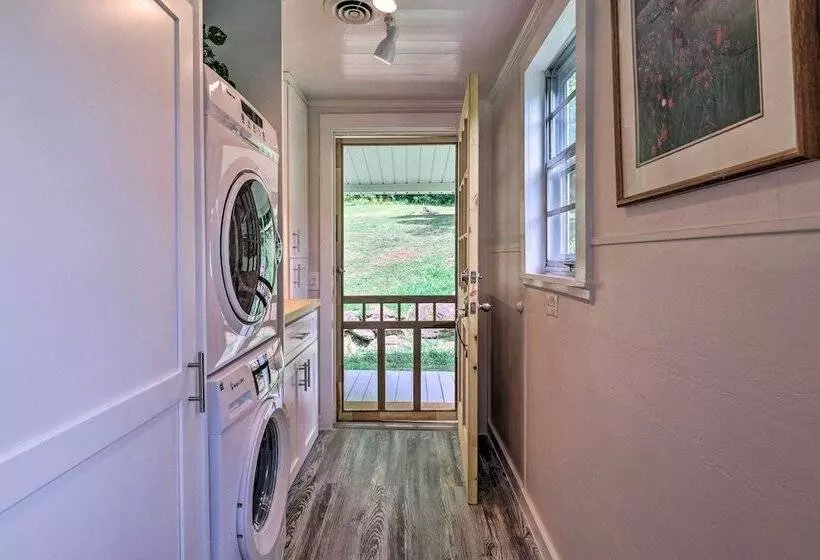 Candler Cabin W/ Deck & Mount Pisgah Views!