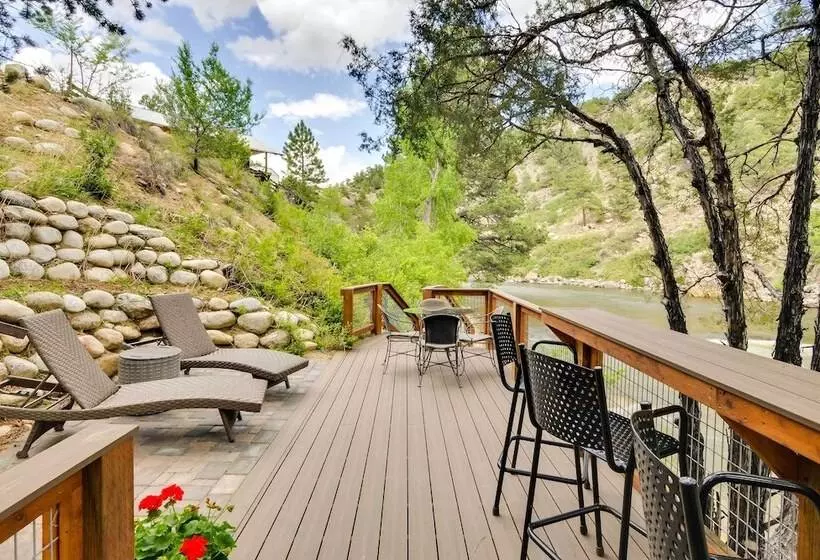 Buena Vista Retreat: Steps To Arkansas River!