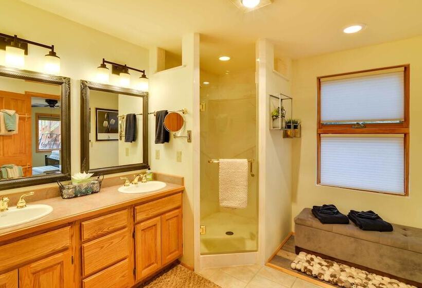 Buena Vista Retreat: Steps To Arkansas River!