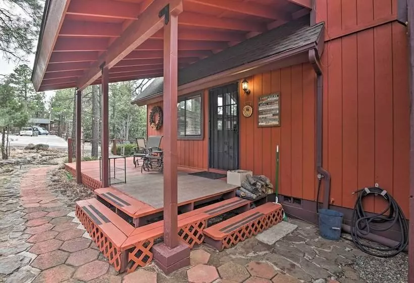 Secluded Munds Park Cabin W/ Deck < 1 Mi To Lake