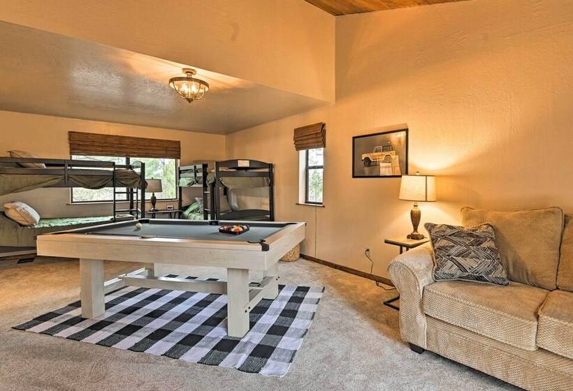 Secluded Munds Park Cabin W/ Deck < 1 Mi To Lake