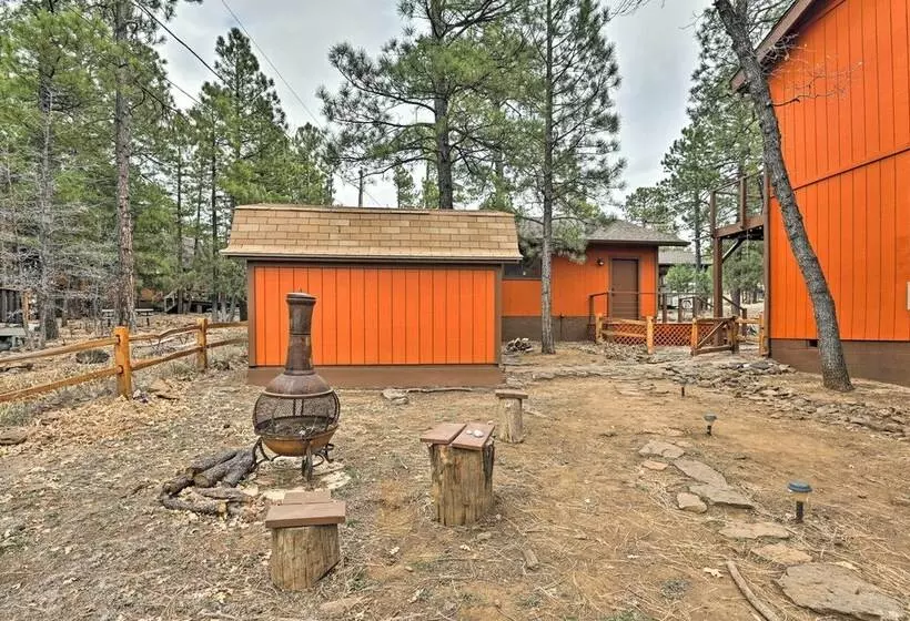Secluded Munds Park Cabin W/ Deck < 1 Mi To Lake