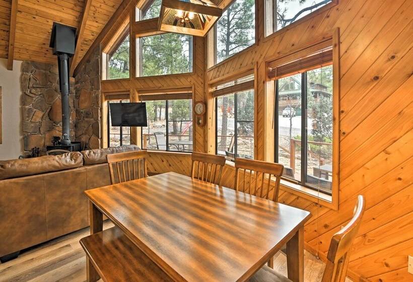 Secluded Munds Park Cabin W/ Deck < 1 Mi To Lake