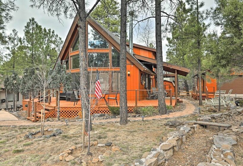 Secluded Munds Park Cabin W/ Deck < 1 Mi To Lake
