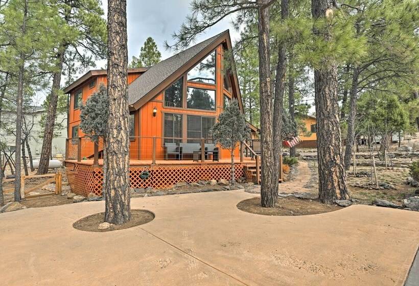 Secluded Munds Park Cabin W/ Deck < 1 Mi To Lake