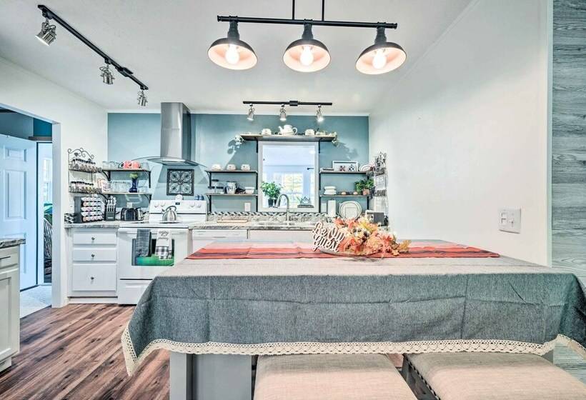 Charming Blue Knob Home Near Golfing + Skiing