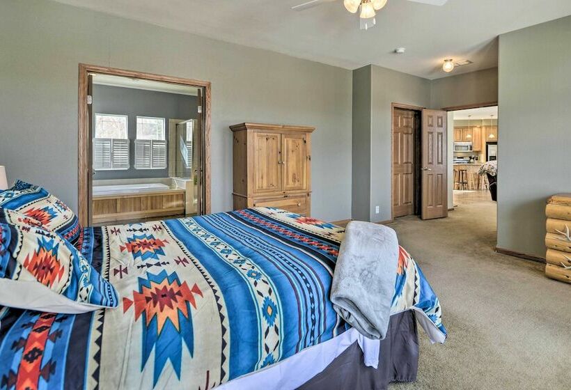 Charming Cody Vacation Home W/ Mtn Views!