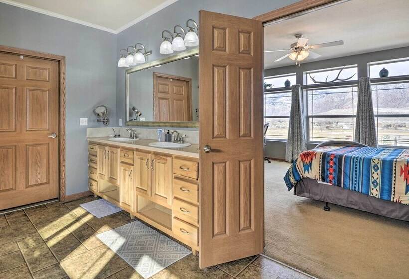 Charming Cody Vacation Home W/ Mtn Views!