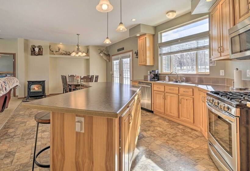 Charming Cody Vacation Home W/ Mtn Views!