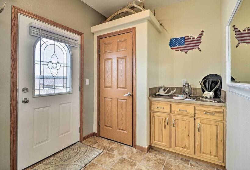 Charming Cody Vacation Home W/ Mtn Views!