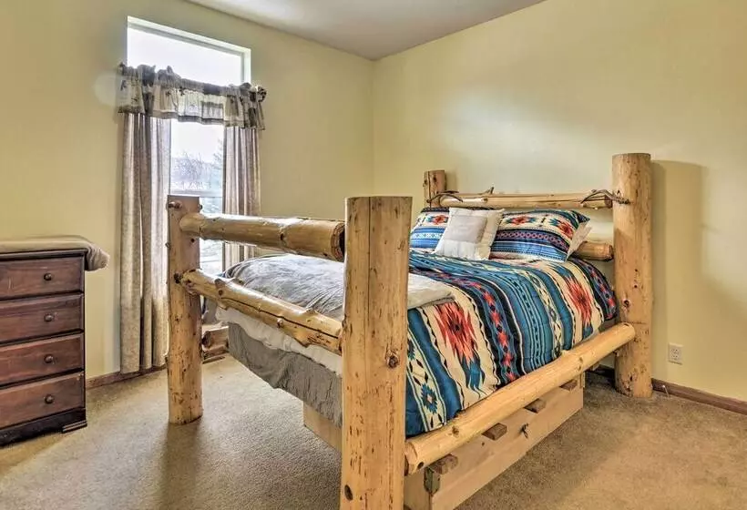 Charming Cody Vacation Home W/ Mtn Views!
