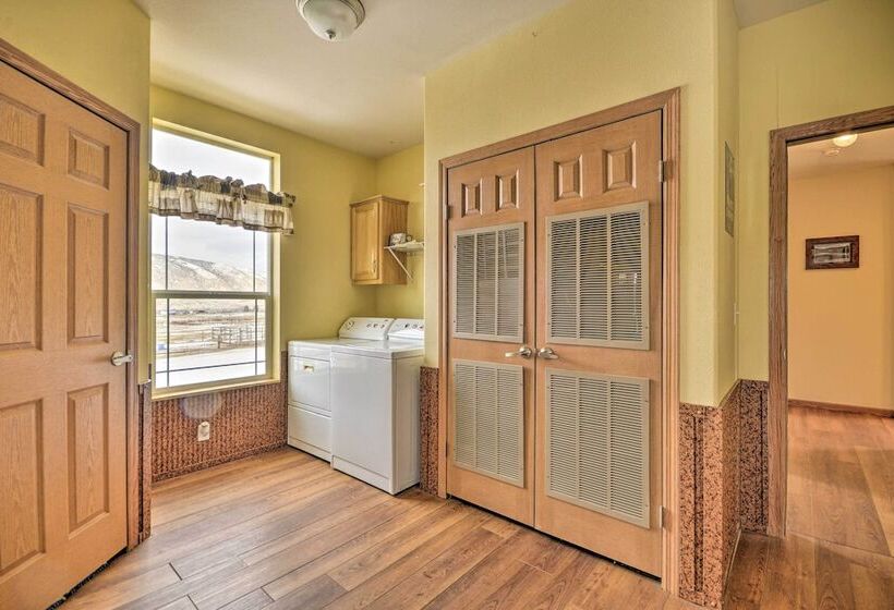 Charming Cody Vacation Home W/ Mtn Views!