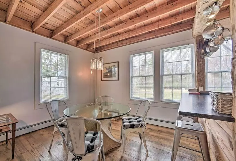 Charming Cottage W/ Yard   2 Mi To Tinker St!