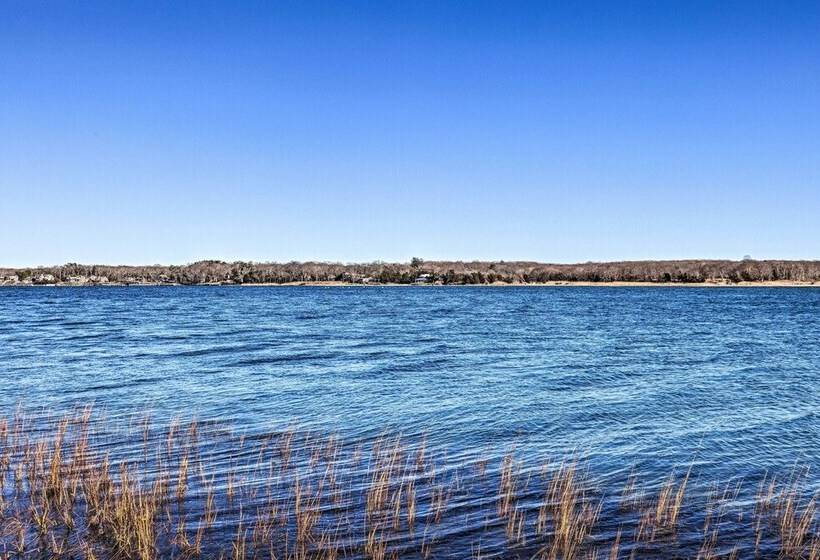 Chic East Hampton Retreat W/ Deck & View!