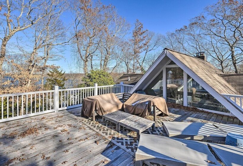 Chic East Hampton Retreat W/ Deck & View!