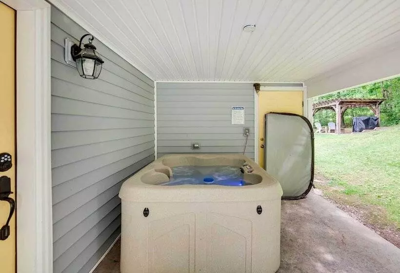 Cottage W/ Hot Tub & Fire Pit By Mahantango Creek