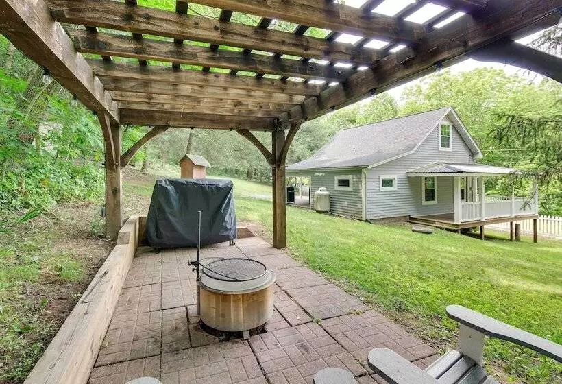 Cottage W/ Hot Tub & Fire Pit By Mahantango Creek