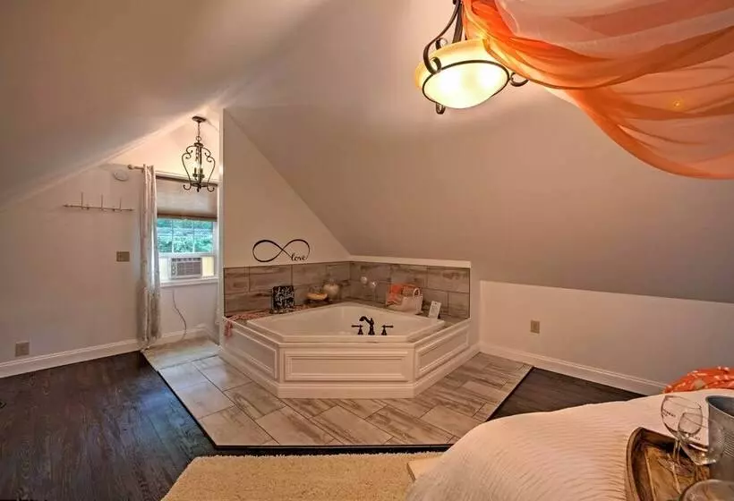 Cottage W/ Hot Tub & Fire Pit By Mahantango Creek