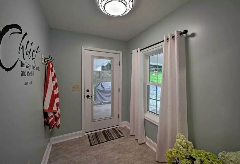 Cottage W/ Hot Tub & Fire Pit By Mahantango Creek