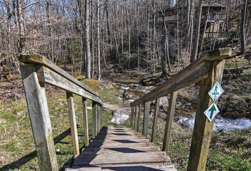 Cozy Beech Mountain Family Retreat W/ 2 Decks!