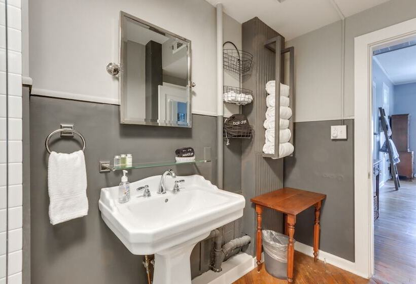 Cozy Eureka Springs Cottage, Walk To Dtwn!