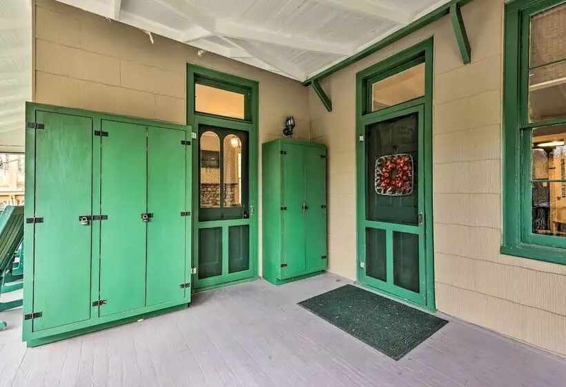 Cozy Eureka Springs Cottage, Walk To Dtwn!