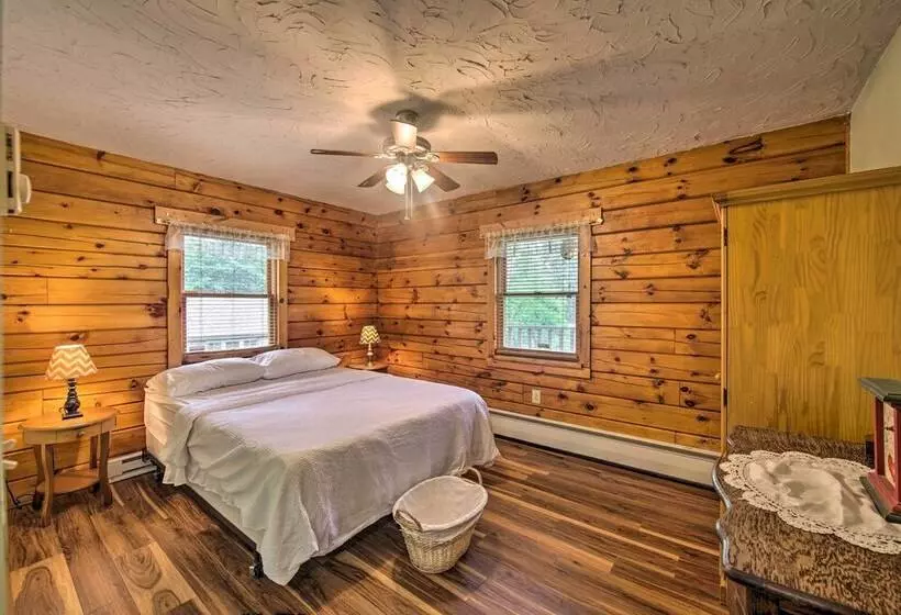 Cozy Family Friendly Pine Grove Cabin W/ Fire Pit!