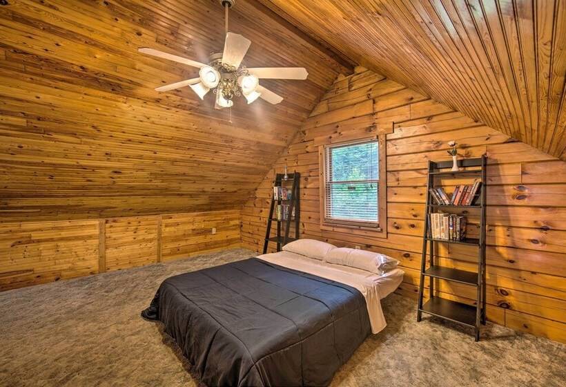 Cozy Family Friendly Pine Grove Cabin W/ Fire Pit!