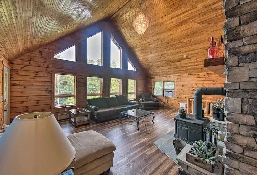 Cozy Family Friendly Pine Grove Cabin W/ Fire Pit!