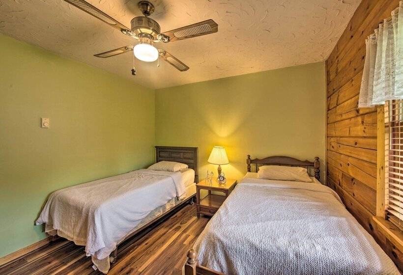 Cozy Family Friendly Pine Grove Cabin W/ Fire Pit!