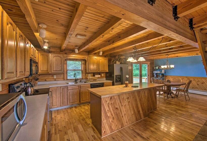 Cozy Family Friendly Pine Grove Cabin W/ Fire Pit!