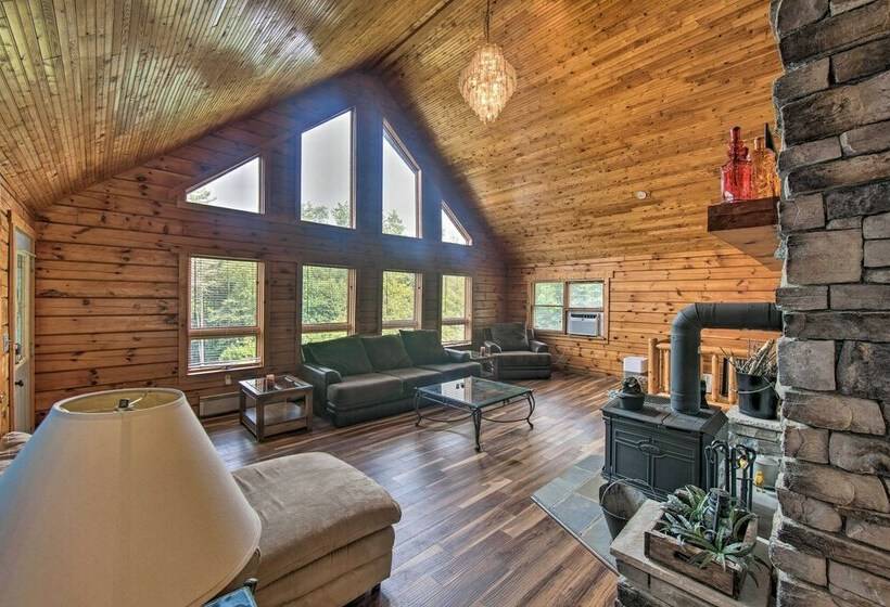 Cozy Family Friendly Pine Grove Cabin W/ Fire Pit!