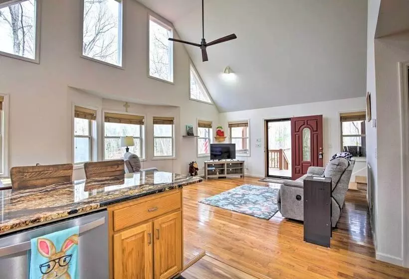 Cozy Hayesville Retreat W/ Deck & Mtn Views!