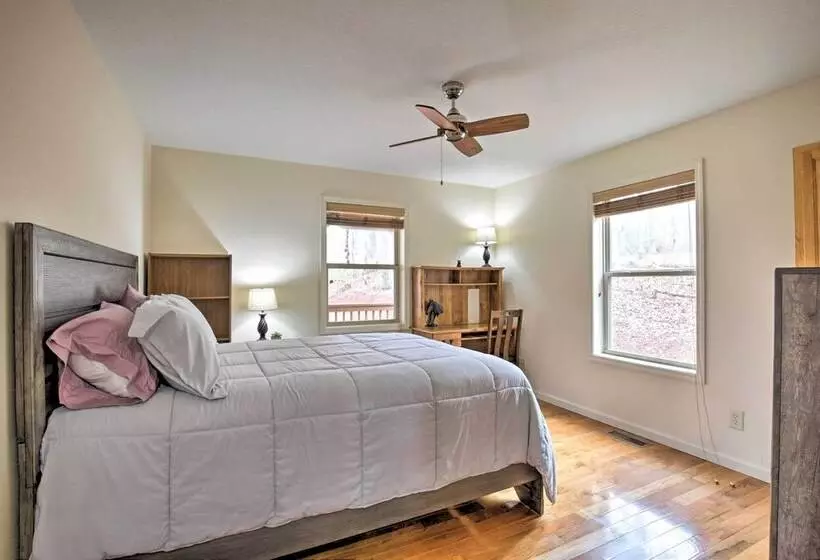 Cozy Hayesville Retreat W/ Deck & Mtn Views!