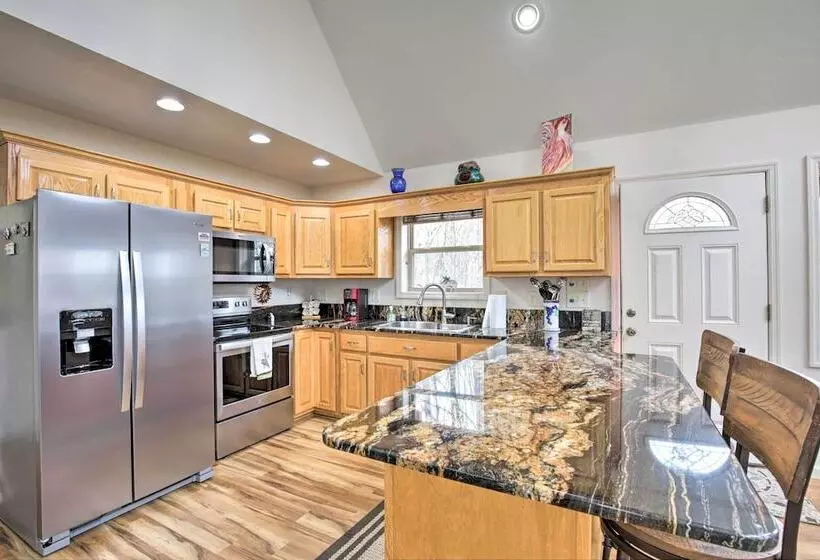 Cozy Hayesville Retreat W/ Deck & Mtn Views!