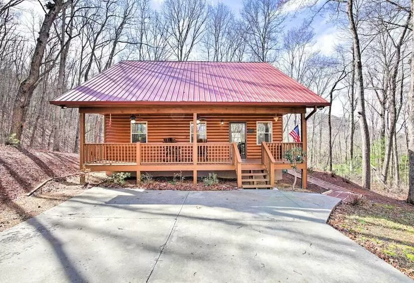 Cozy Hayesville Retreat W/ Deck & Mtn Views!