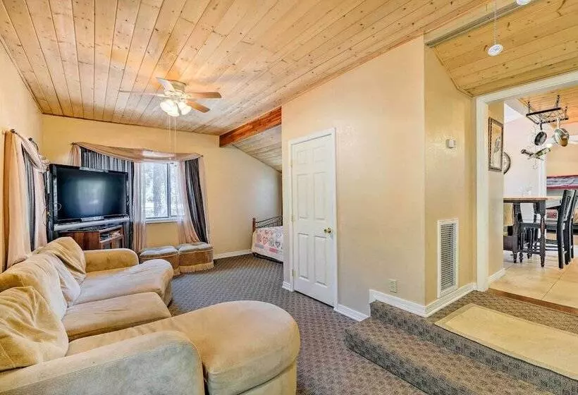 4 Mi To Rainbow Lake: Peaceful Home W/ Deck