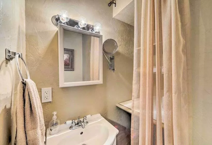 4 Mi To Rainbow Lake: Peaceful Home W/ Deck