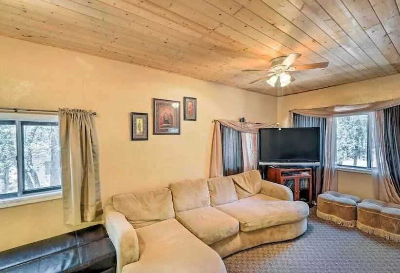 4 Mi To Rainbow Lake: Peaceful Home W/ Deck