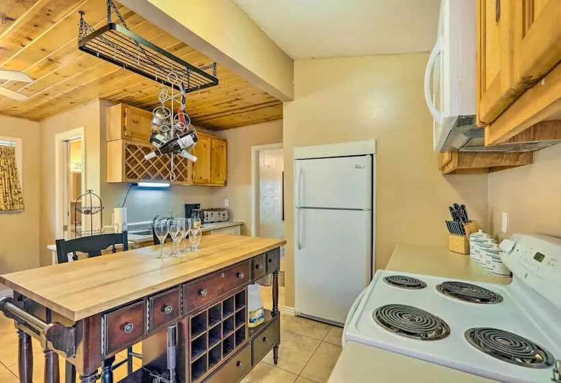 4 Mi To Rainbow Lake: Peaceful Home W/ Deck