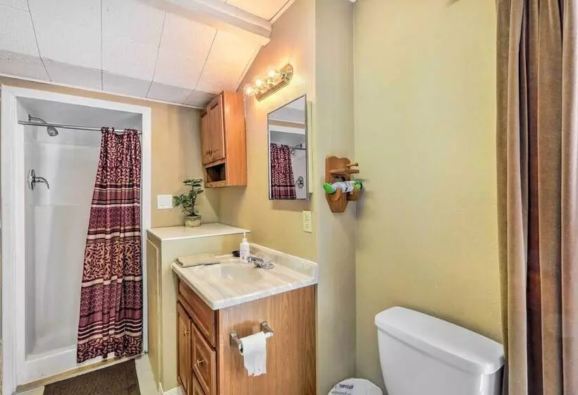 4 Mi To Rainbow Lake: Peaceful Home W/ Deck